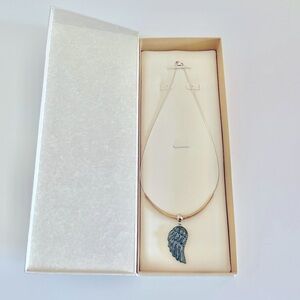 NWOT Casa del Jade Angel Wing Necklace